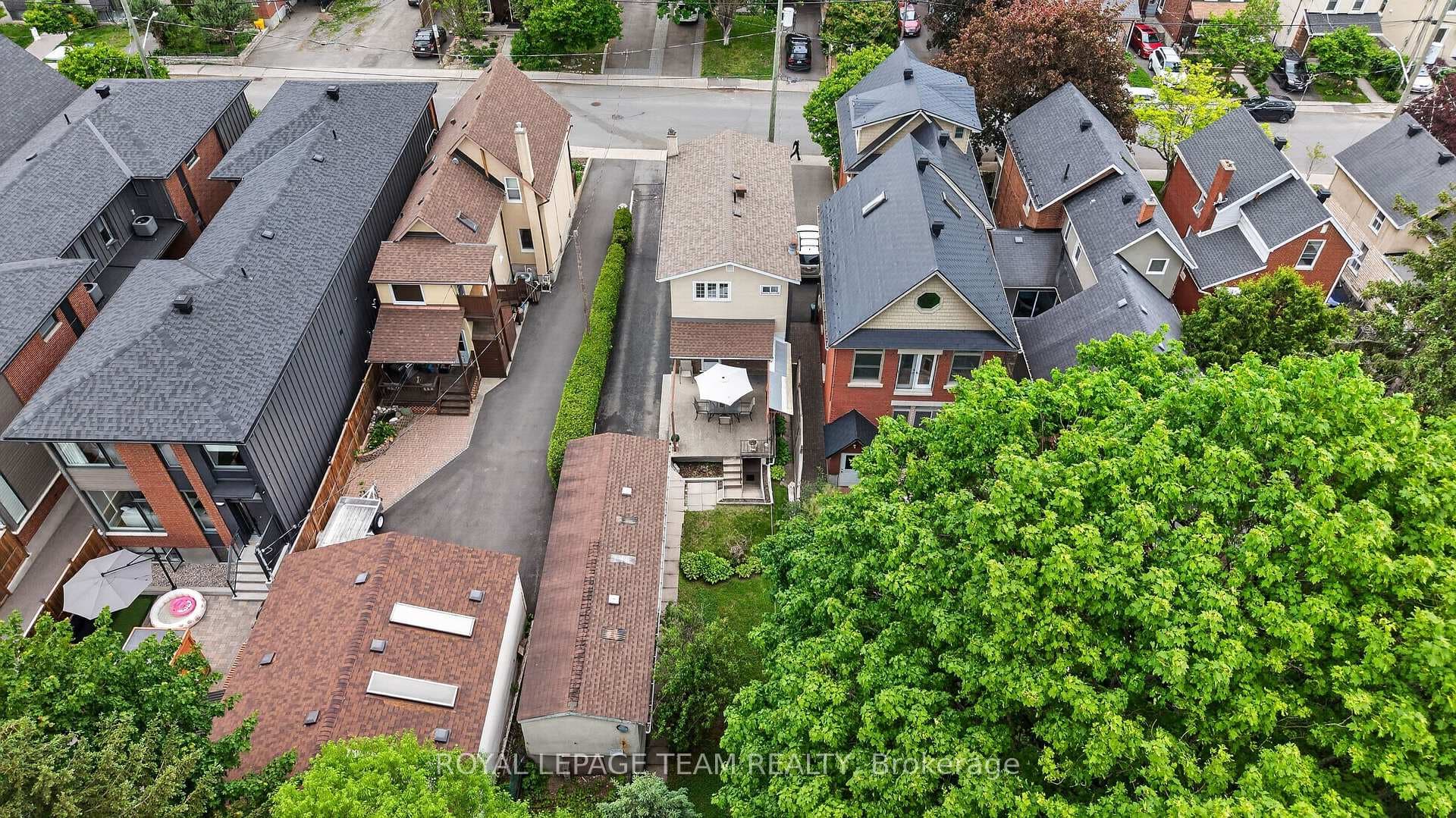 274 Breezehill Avenue photo 39