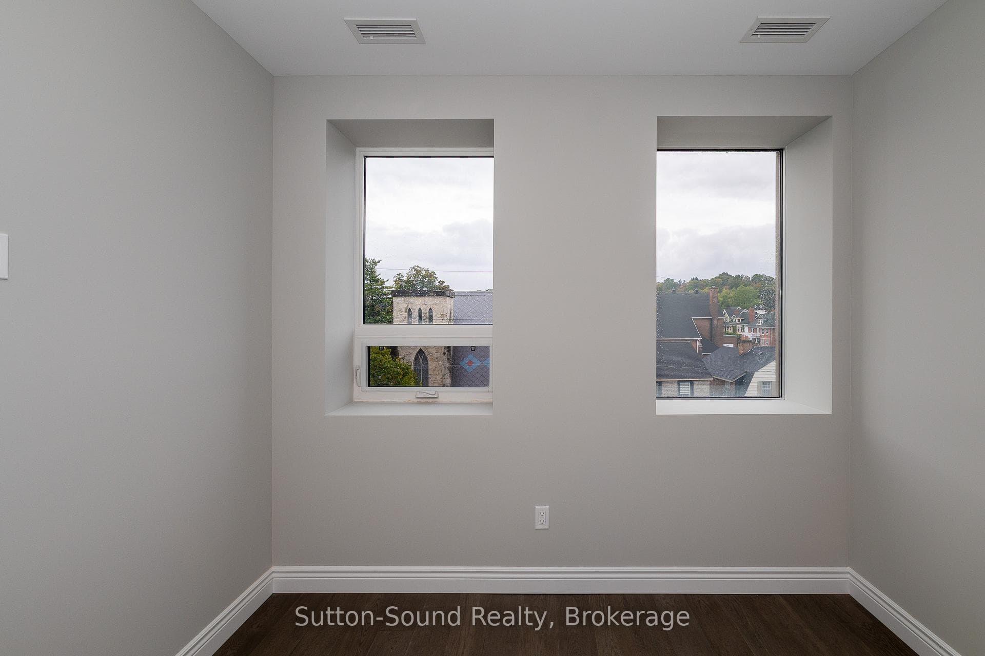 920 1st Avenue photo 28