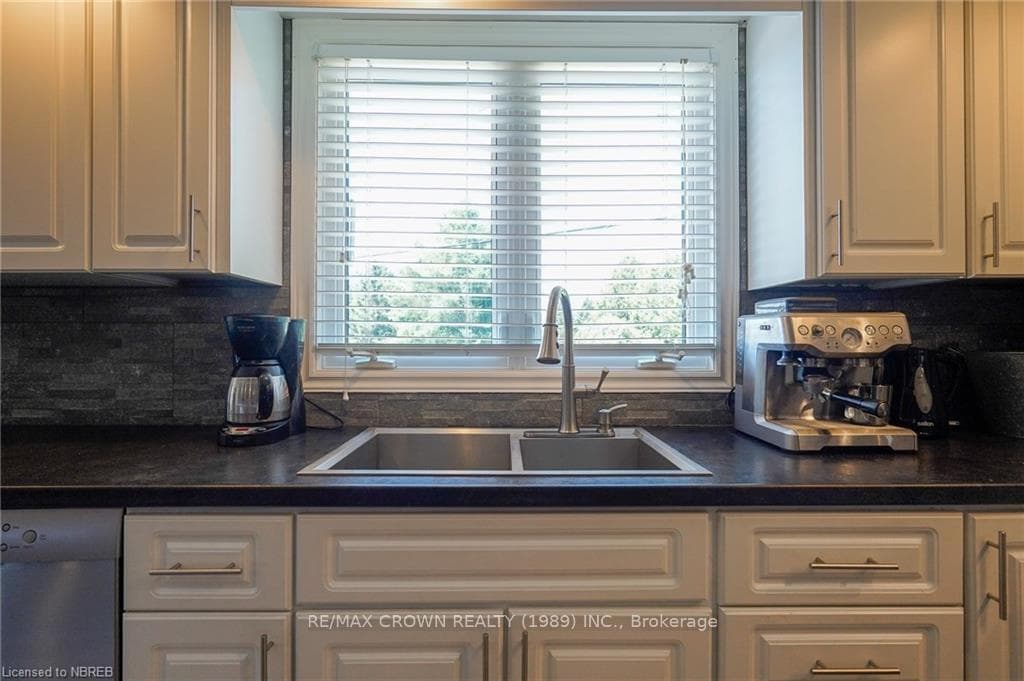 387 MCKEE Drive photo 18
