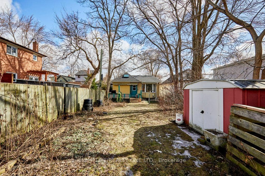 262 Glebemount Avenue photo 36