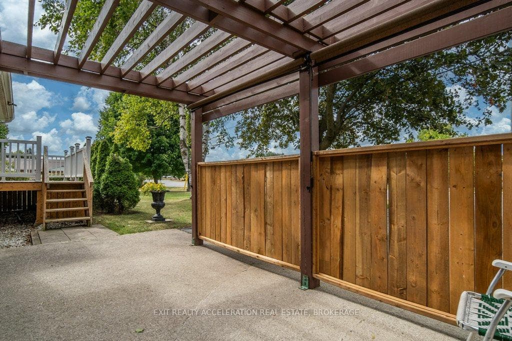 28 Sunset Crescent photo 42