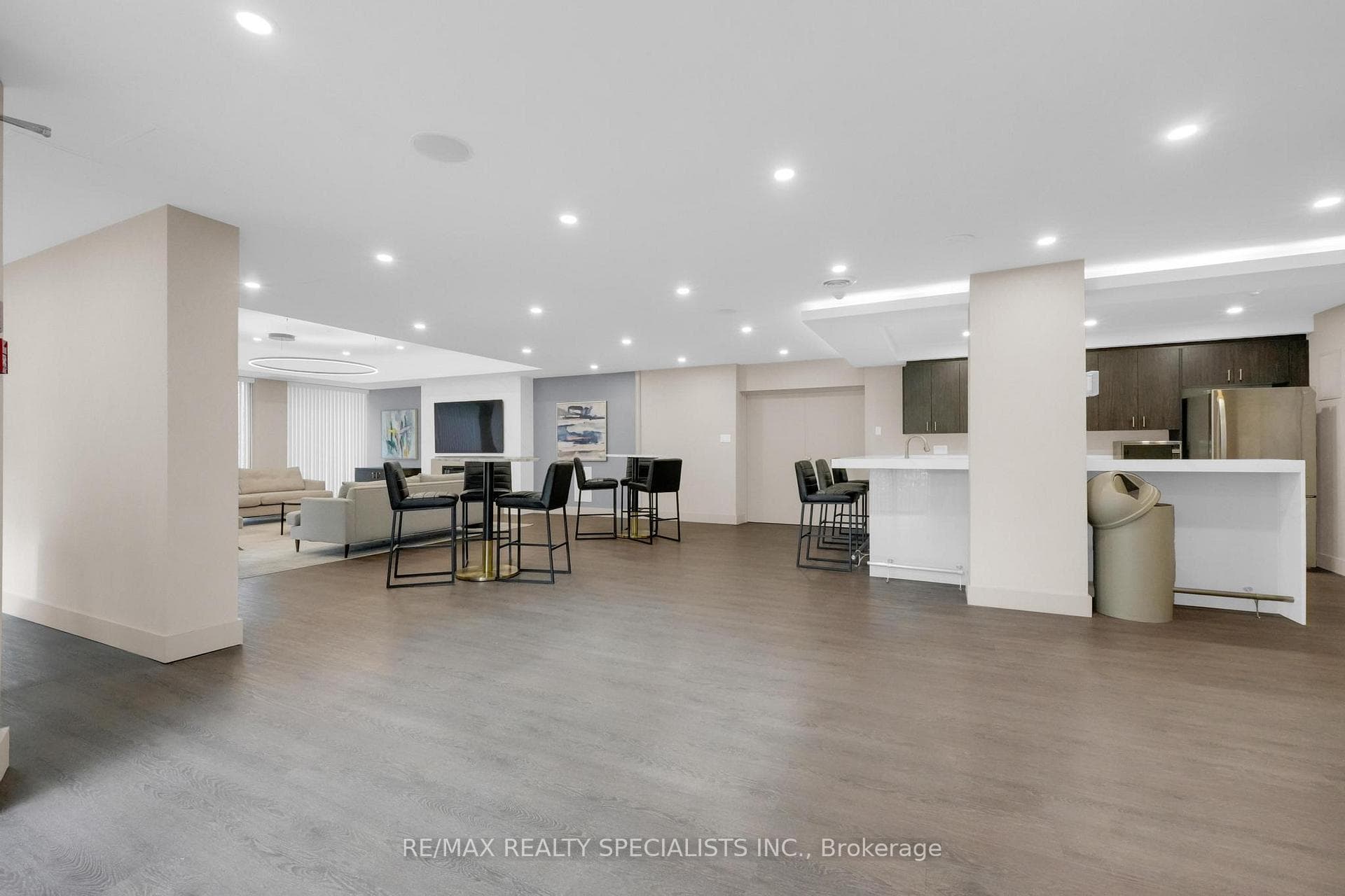 4235 Sherwoodtowne Boulevard Unit 1808 photo 23