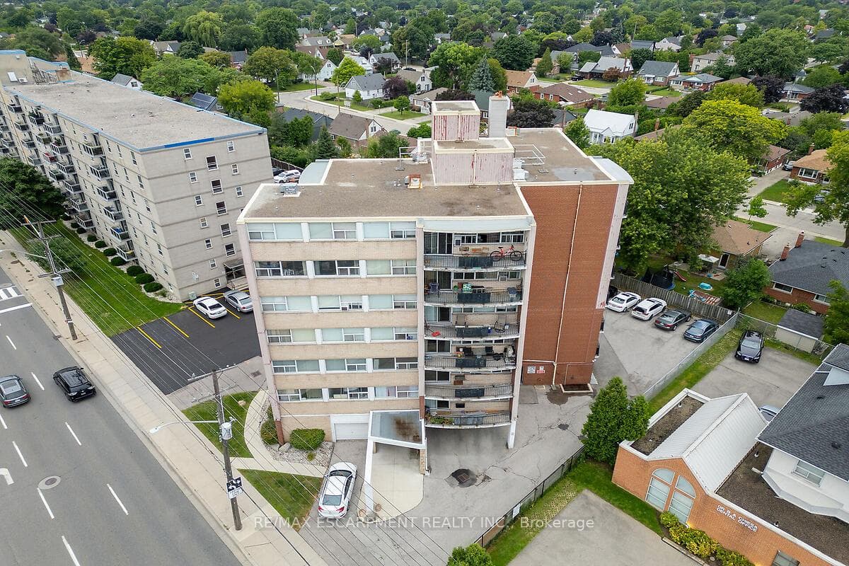 293 Mohawk Road Unit 301 photo 34