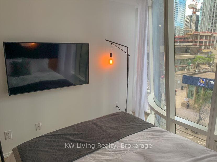 1 Bloor Street Unit 321 photo 10