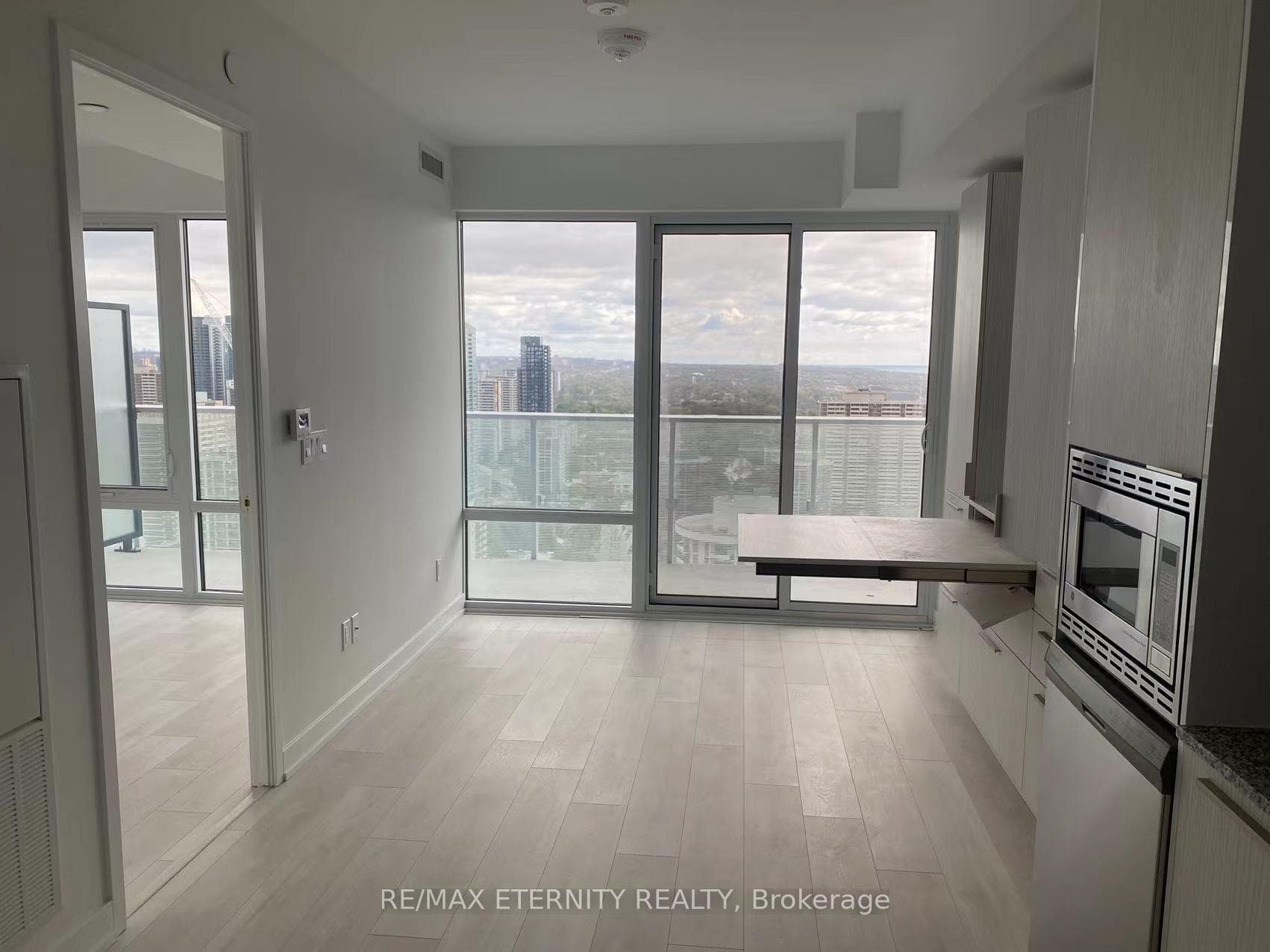 501 Yonge Street Unit 3506 photo 4