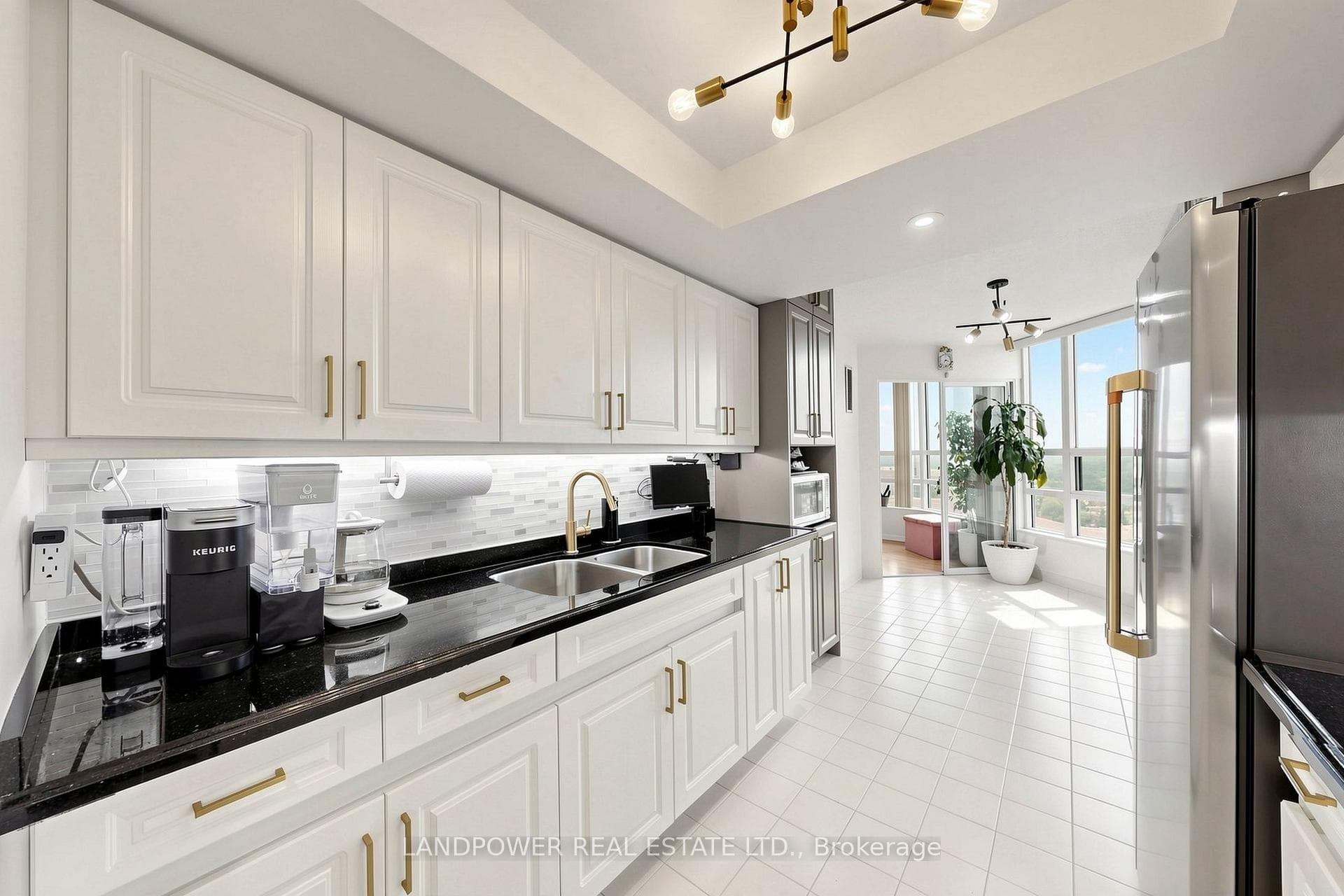 7825 Bayview Avenue Unit 1106 photo 11