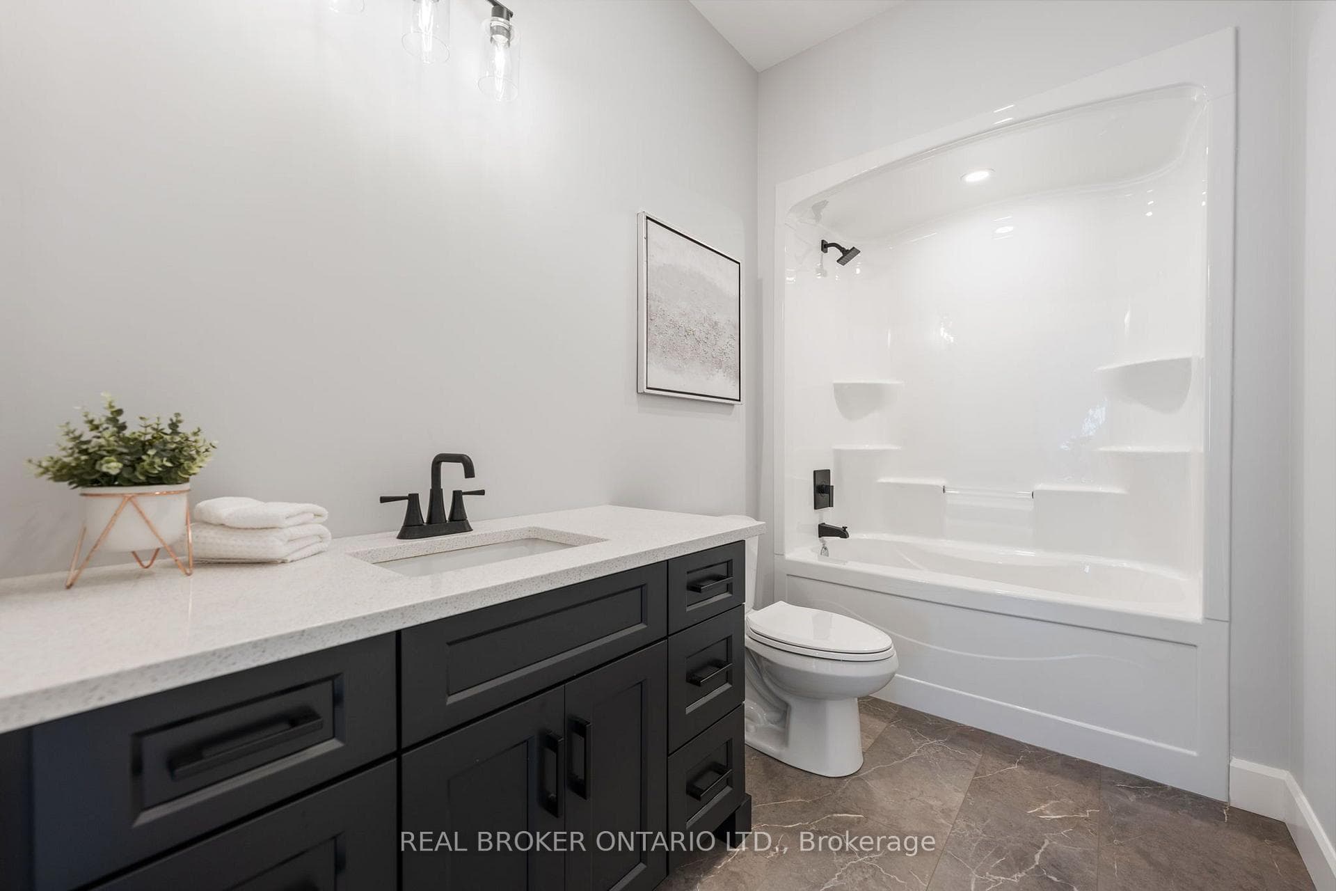 57009 Bruce Street photo 16