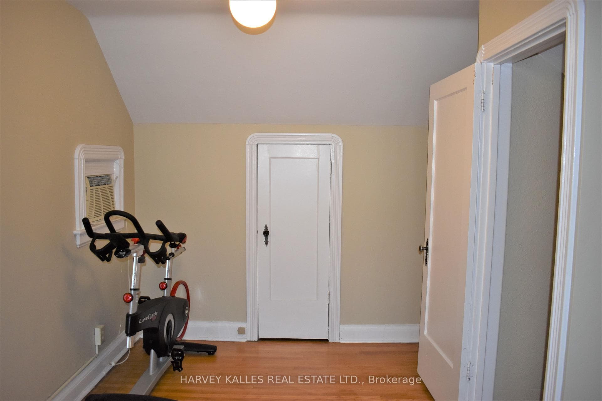 85 Yonge Boulevard photo 14