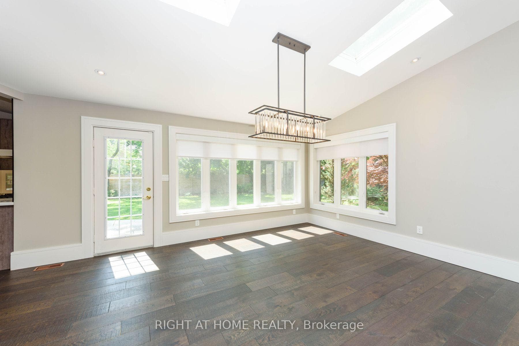 176 Maplewood Road photo 13