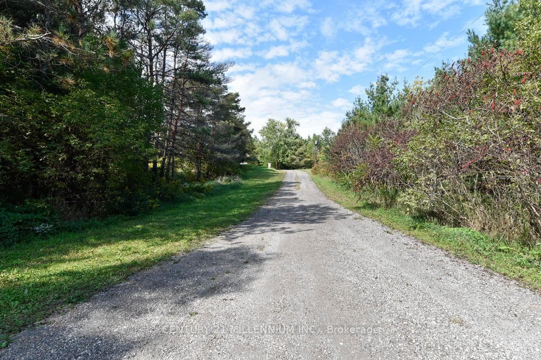 2180 Highpoint Side Road photo 8