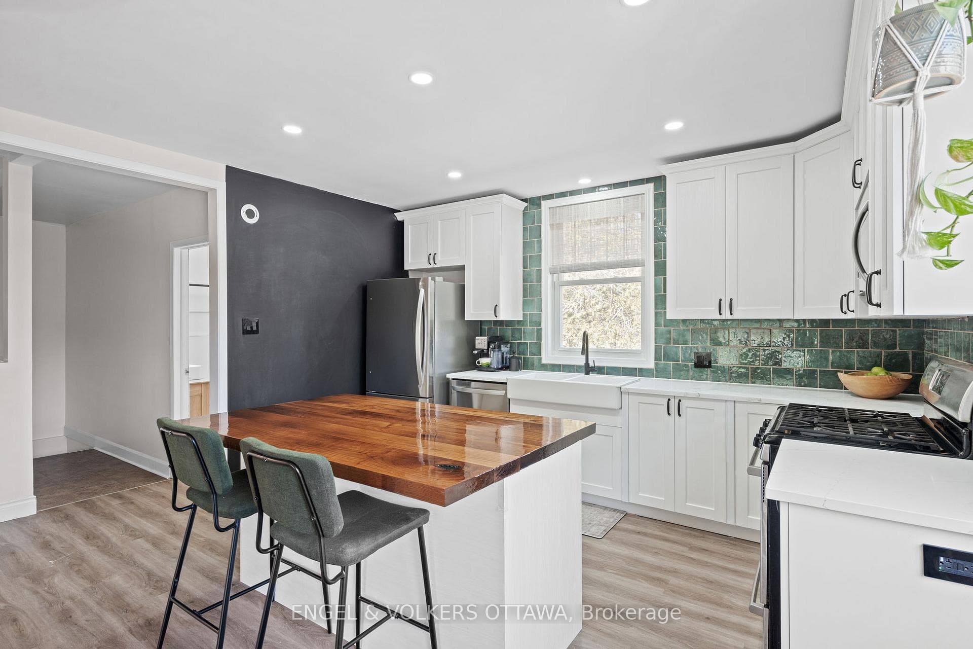 2040 York's Corners Road photo 13