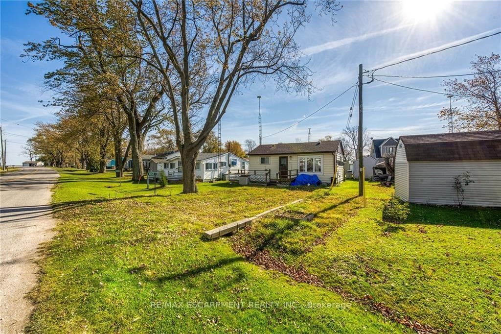1054 Lakeshore Road photo 19