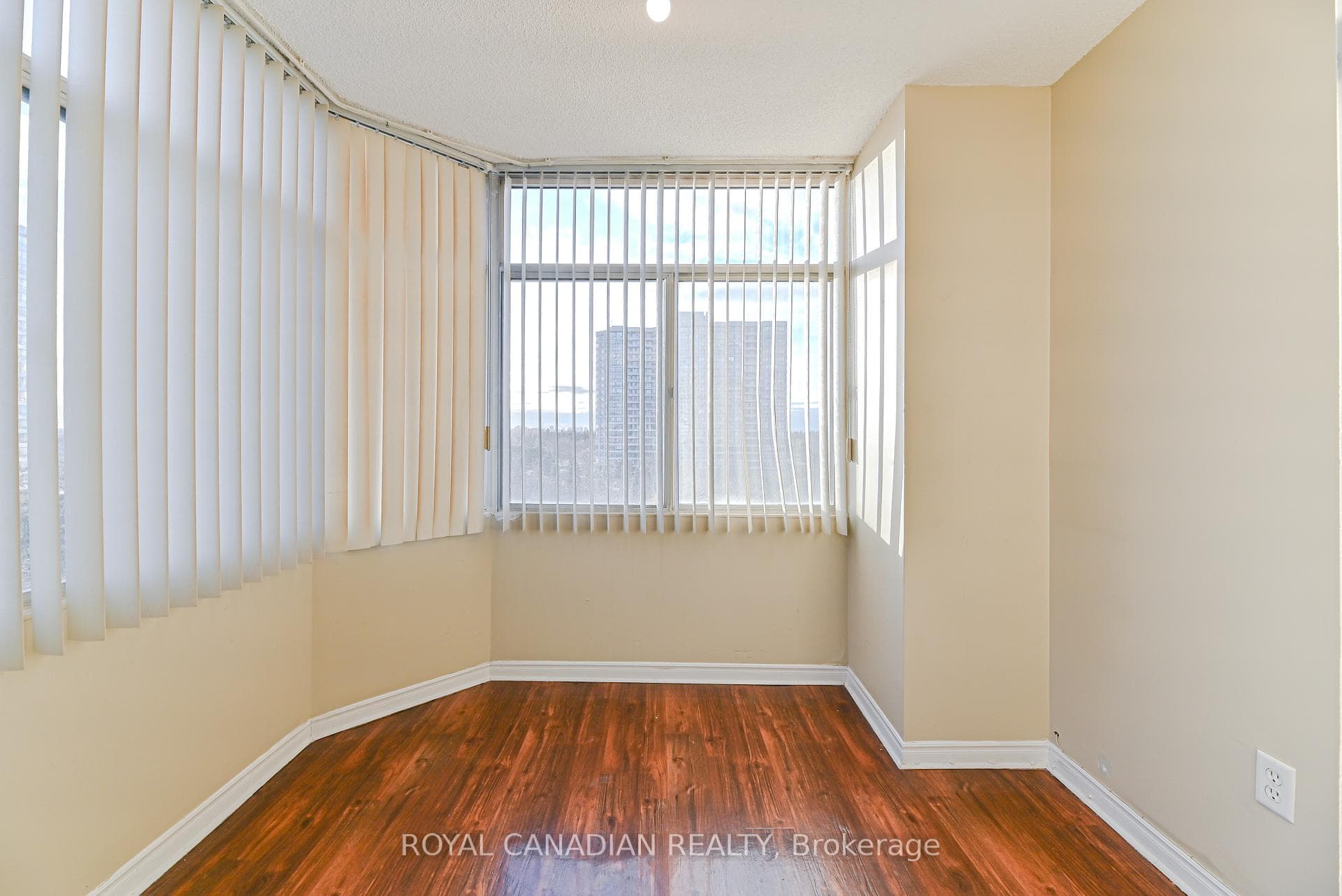 88 Alton Towers Circle Unit 703 photo 23