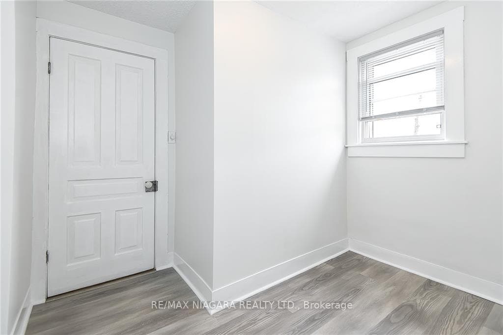 173 Young Street photo 32
