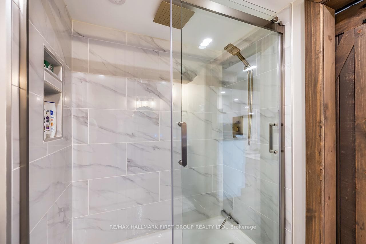 61 Druan Drive photo 32