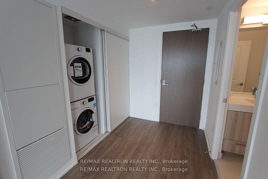 251 Jarvis Street Unit 4712 photo 3