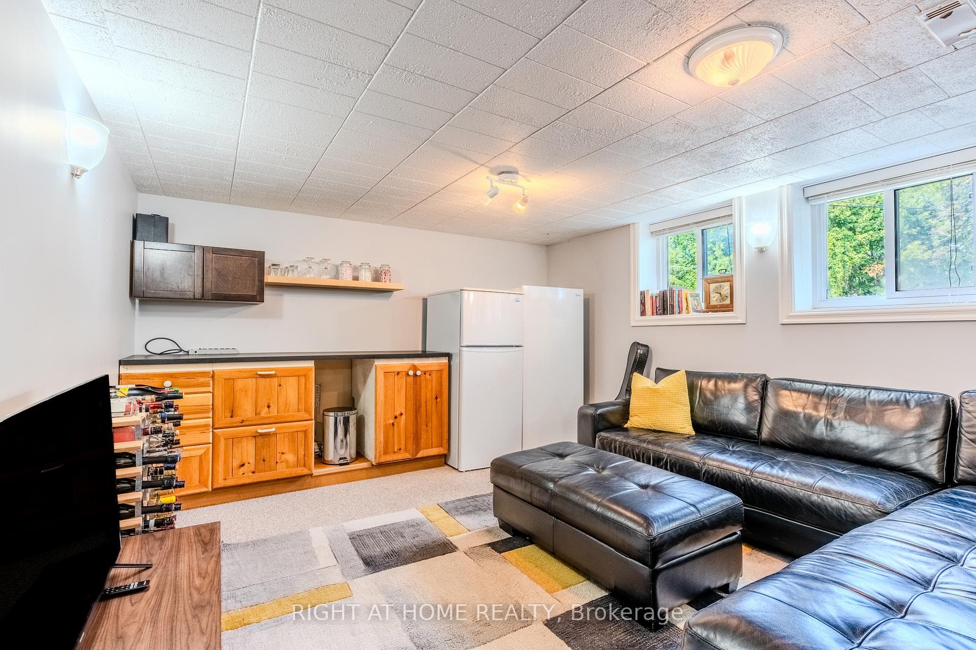 2 Prince Charles Drive photo 13