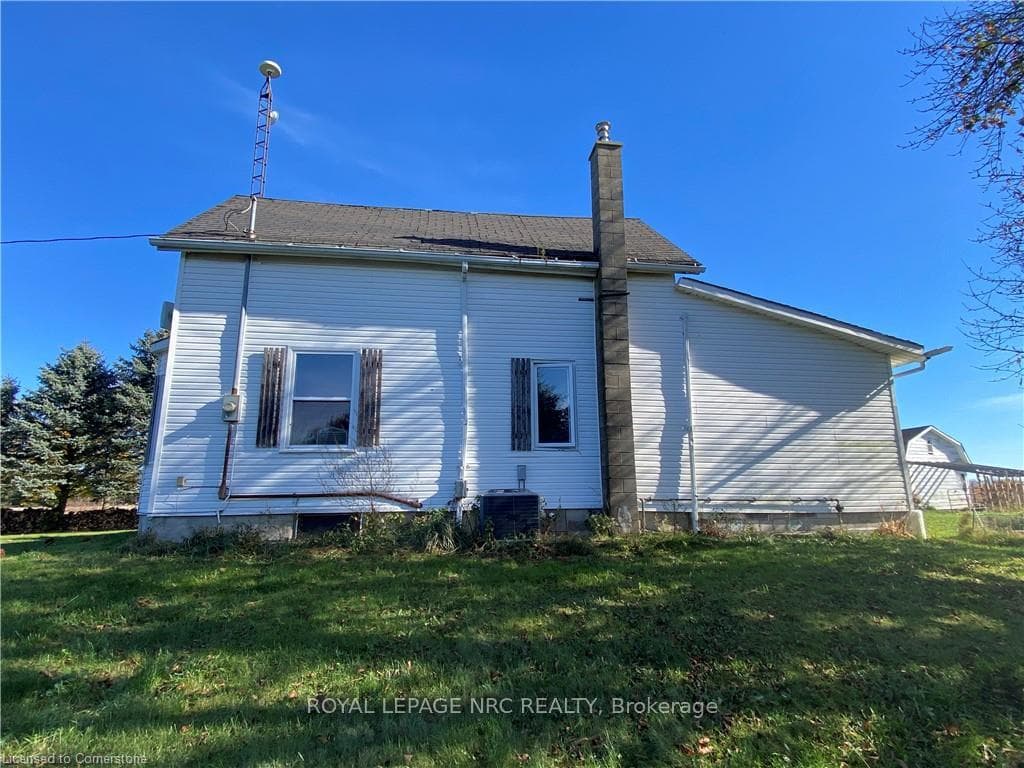 1766 Thompson Road photo 4