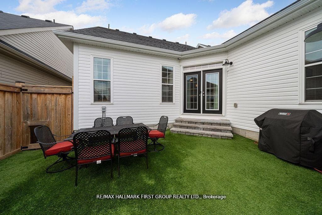 8 Bridges Boulevard photo 46