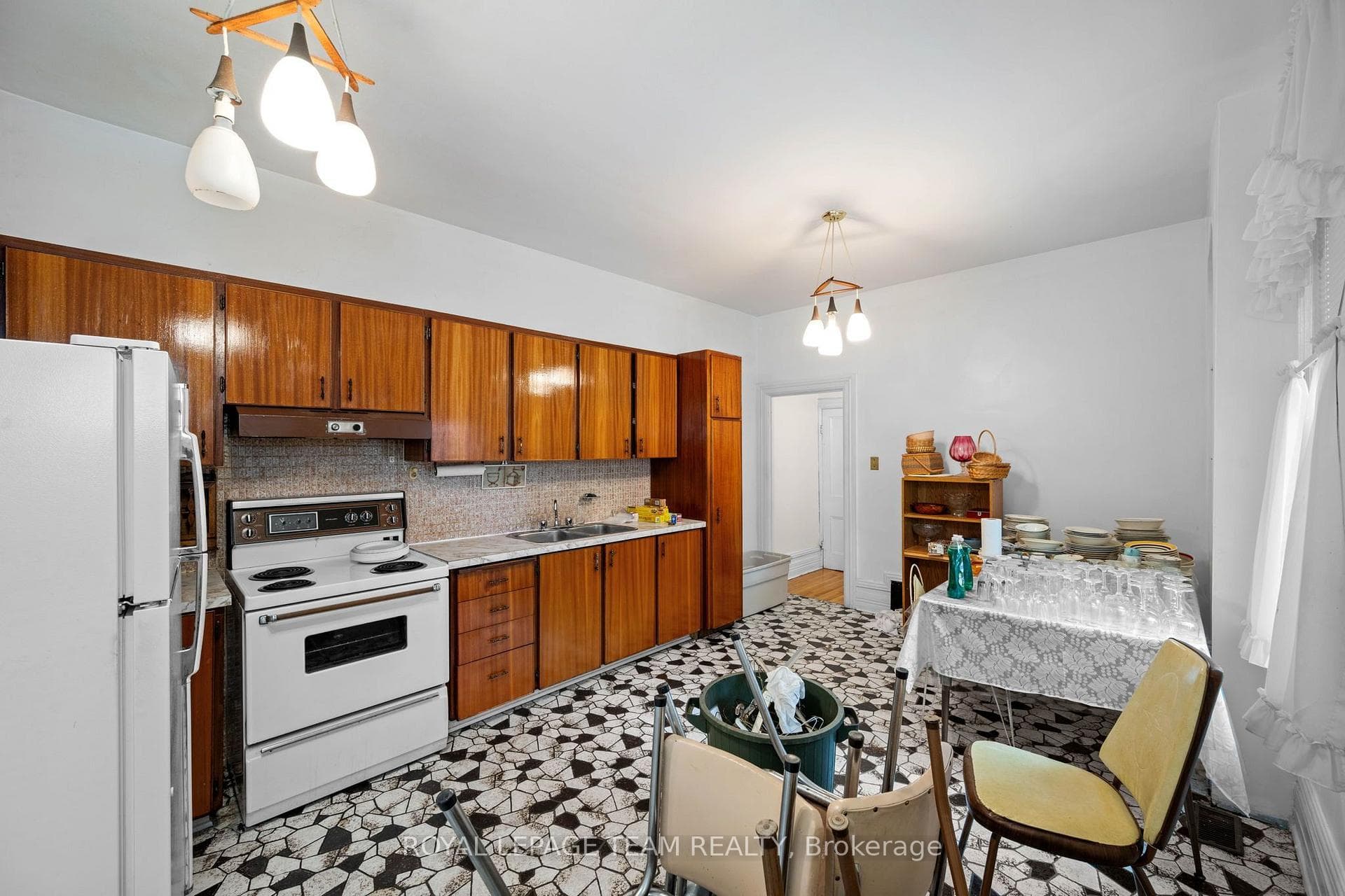 Photos are of unit 185