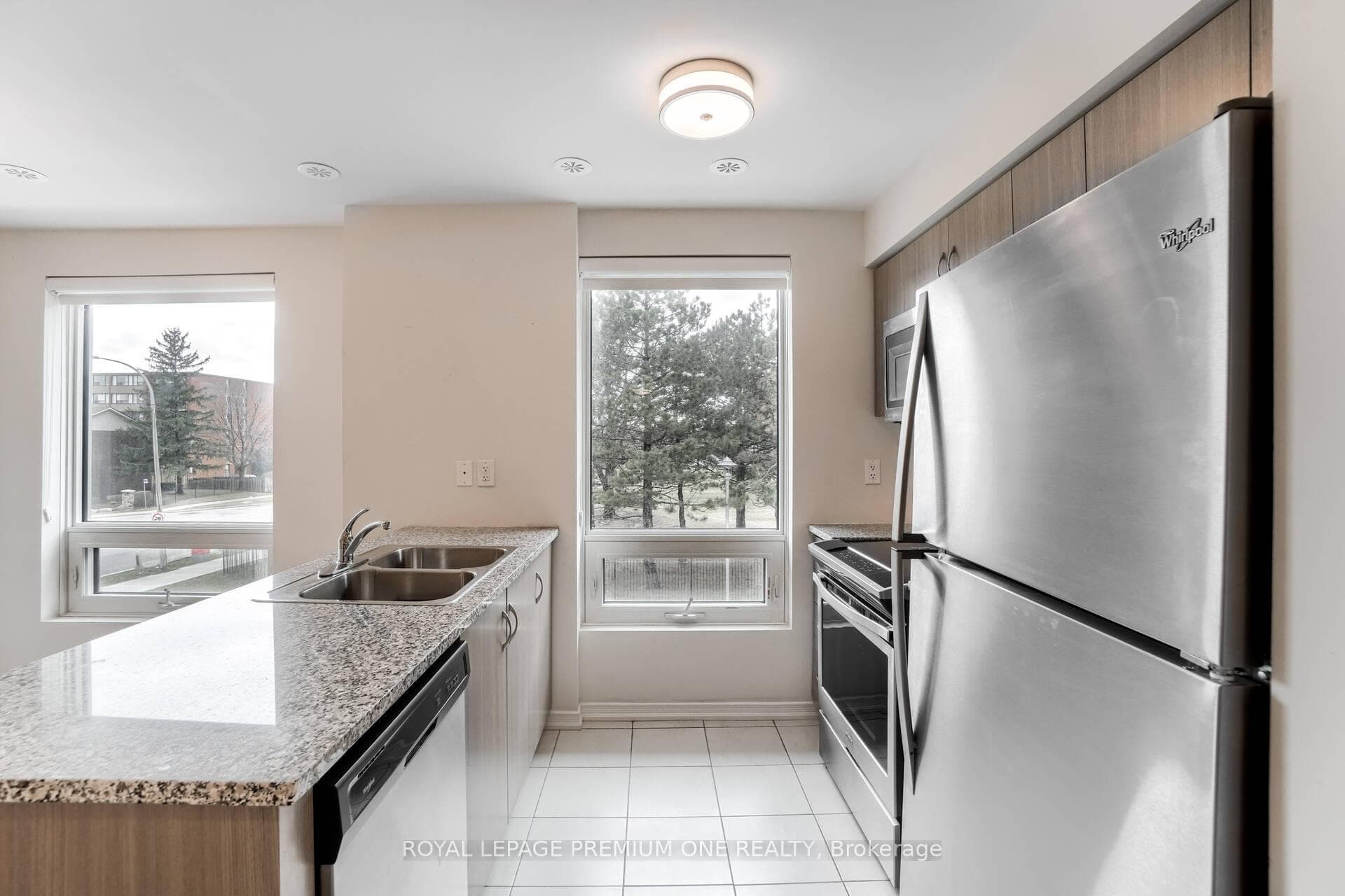 3 Applewood Lane Unit 211 photo 11