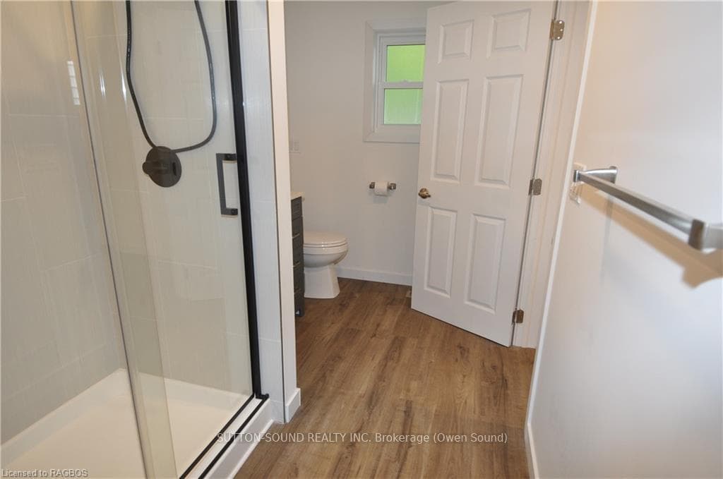 Great Shower Main Floor Bath