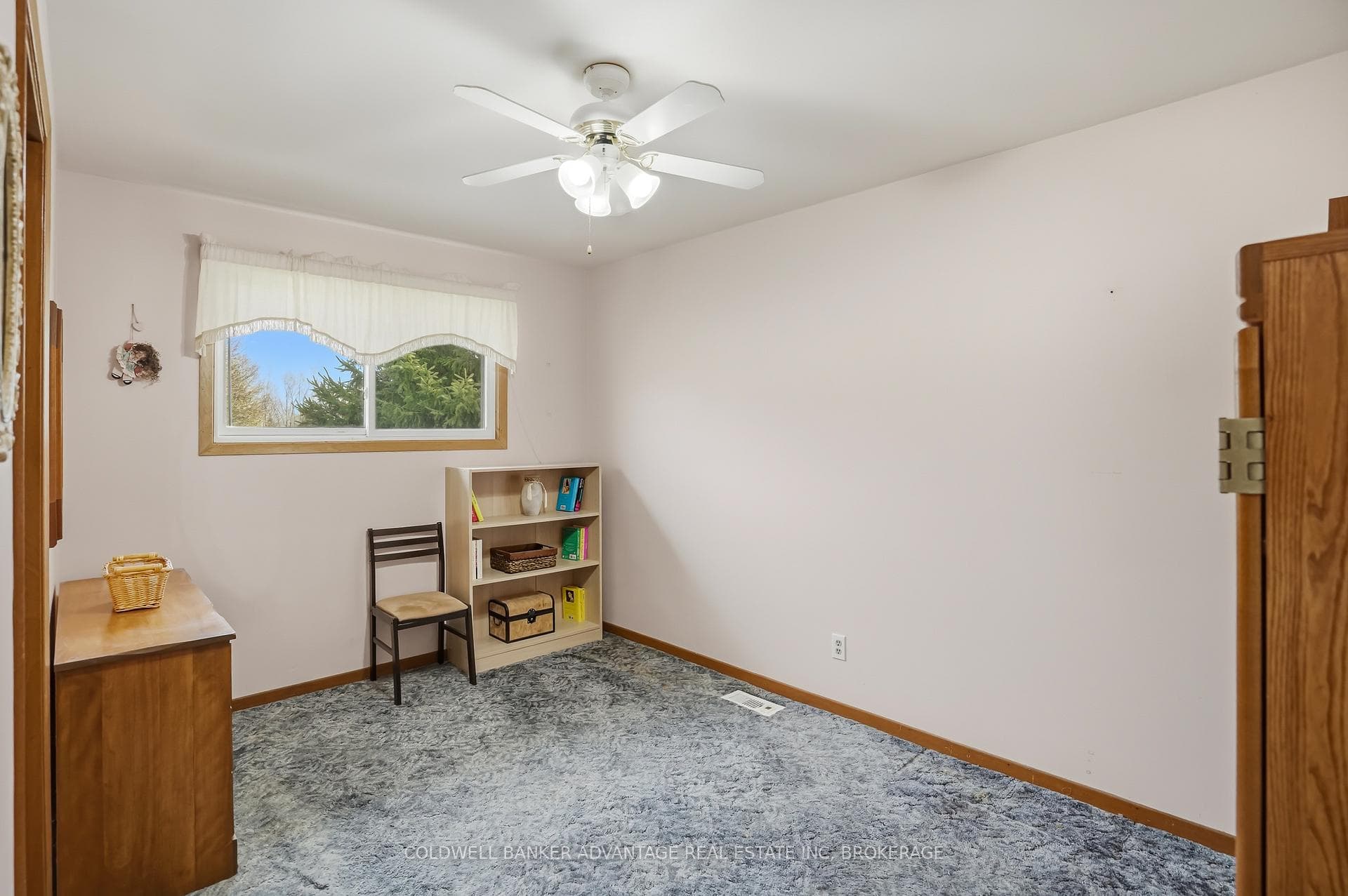 2859 Chippawa Road photo 20