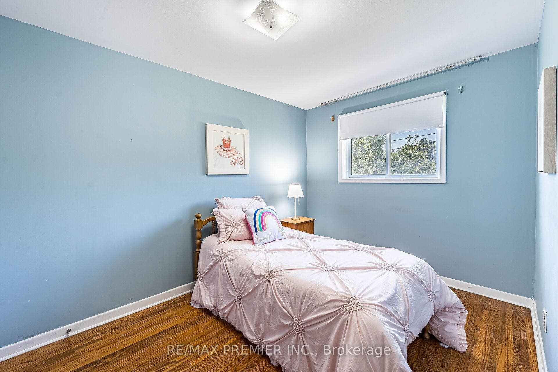 5 Valois Court photo 11