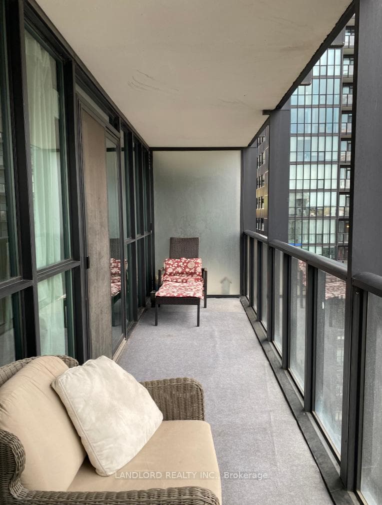 110 Charles Street Unit 1505 photo 21