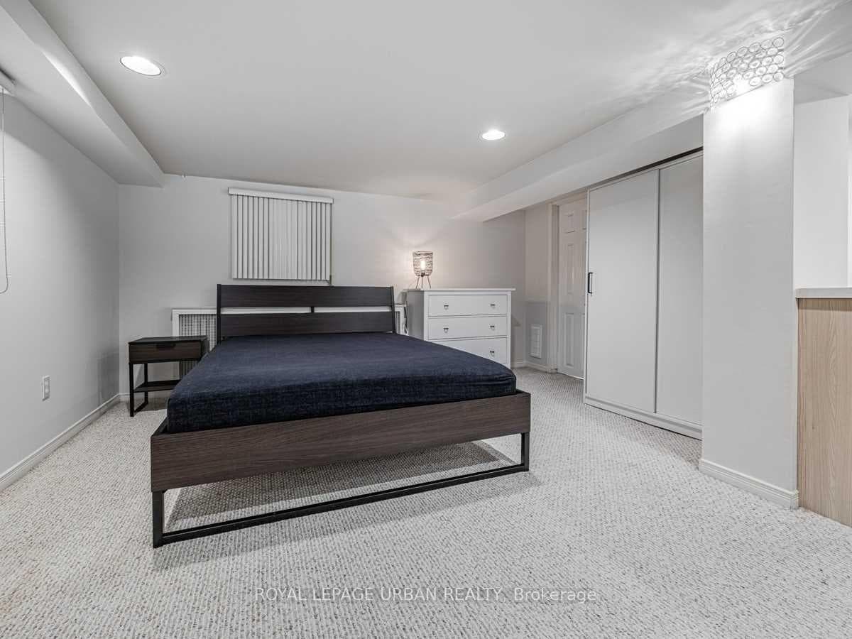 377 Mortimer Avenue Unit Bsmt photo 16