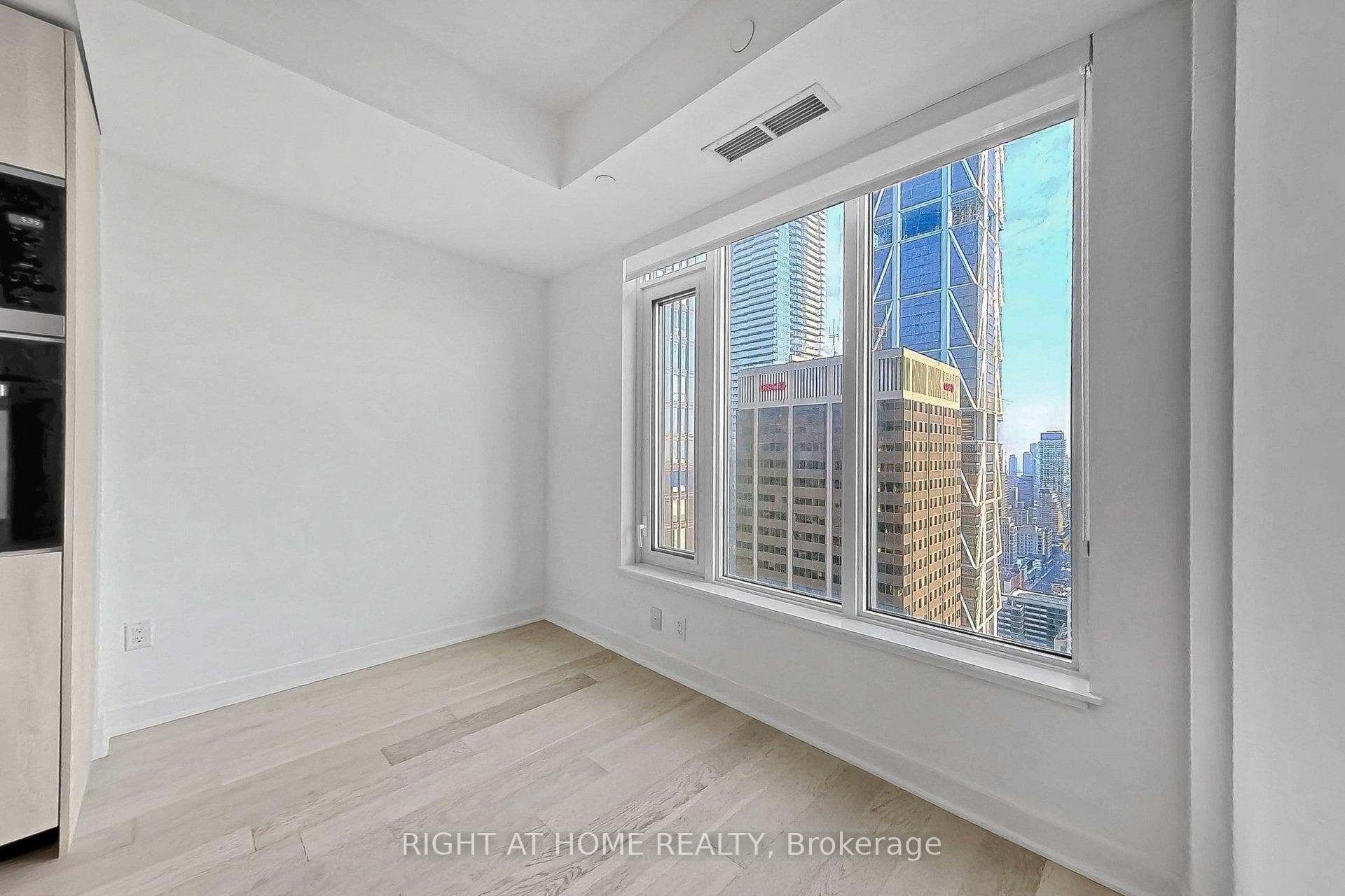 11 YORKVILLE Avenue Unit 3808 photo 22