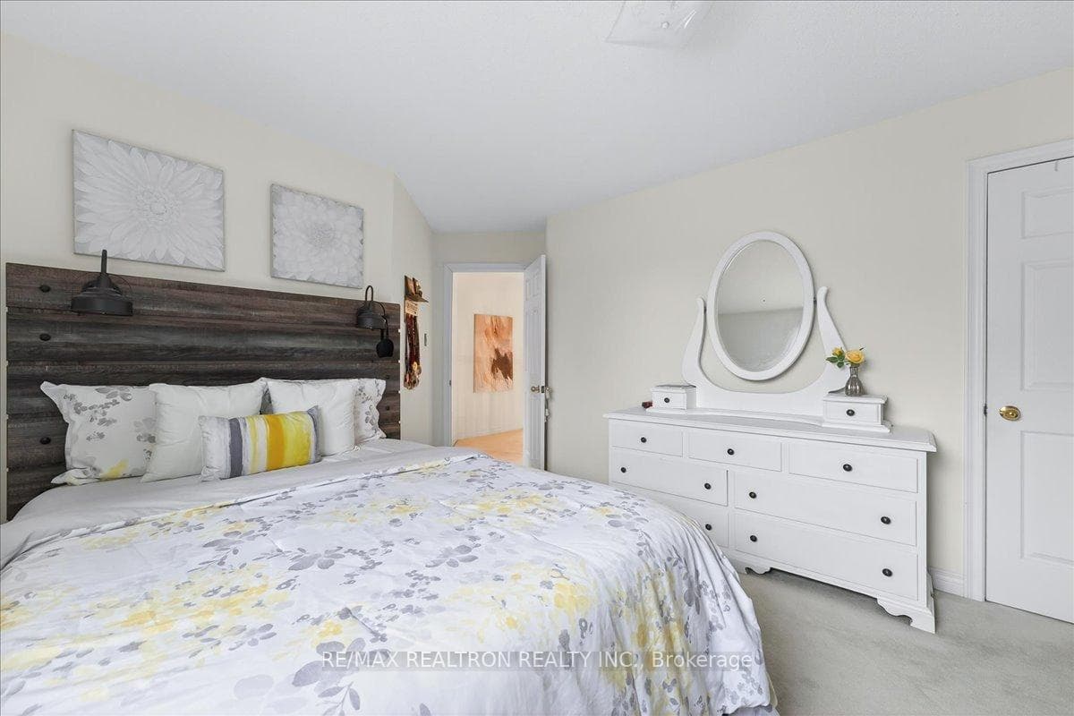 151 Lyndhurst Drive photo 41