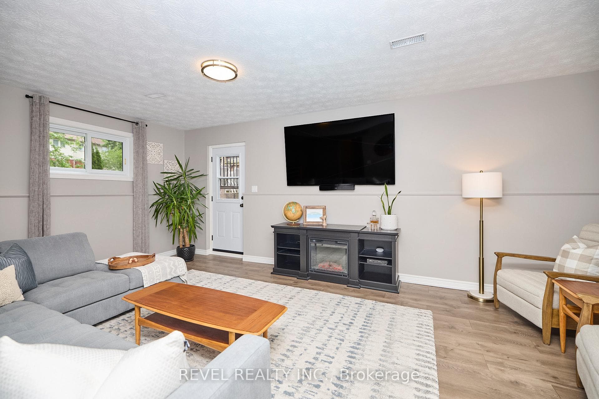 313 Beckett Crescent photo 23