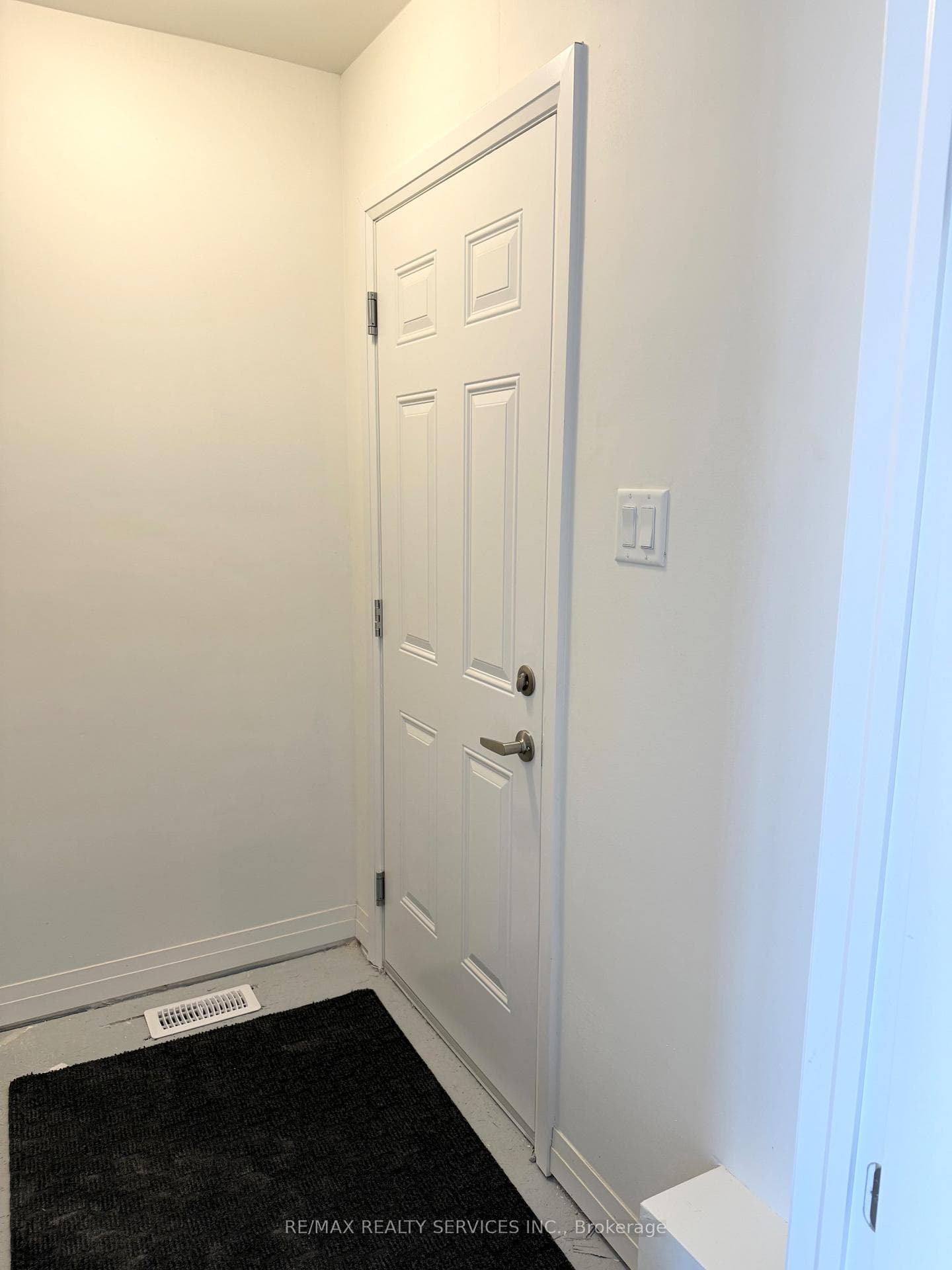 64 Masters Street photo 8