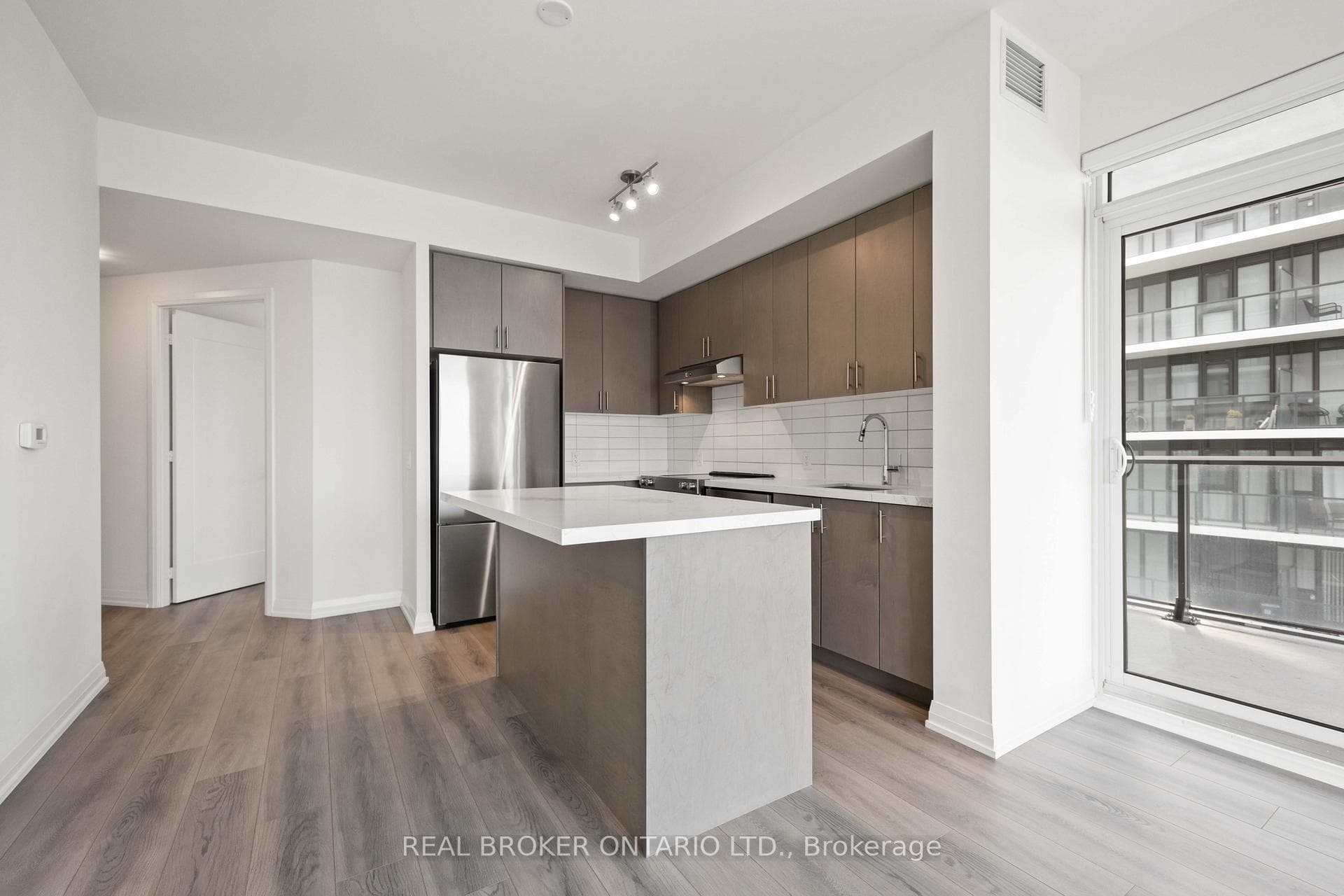 9000 Jane Street Unit 2008 photo 16
