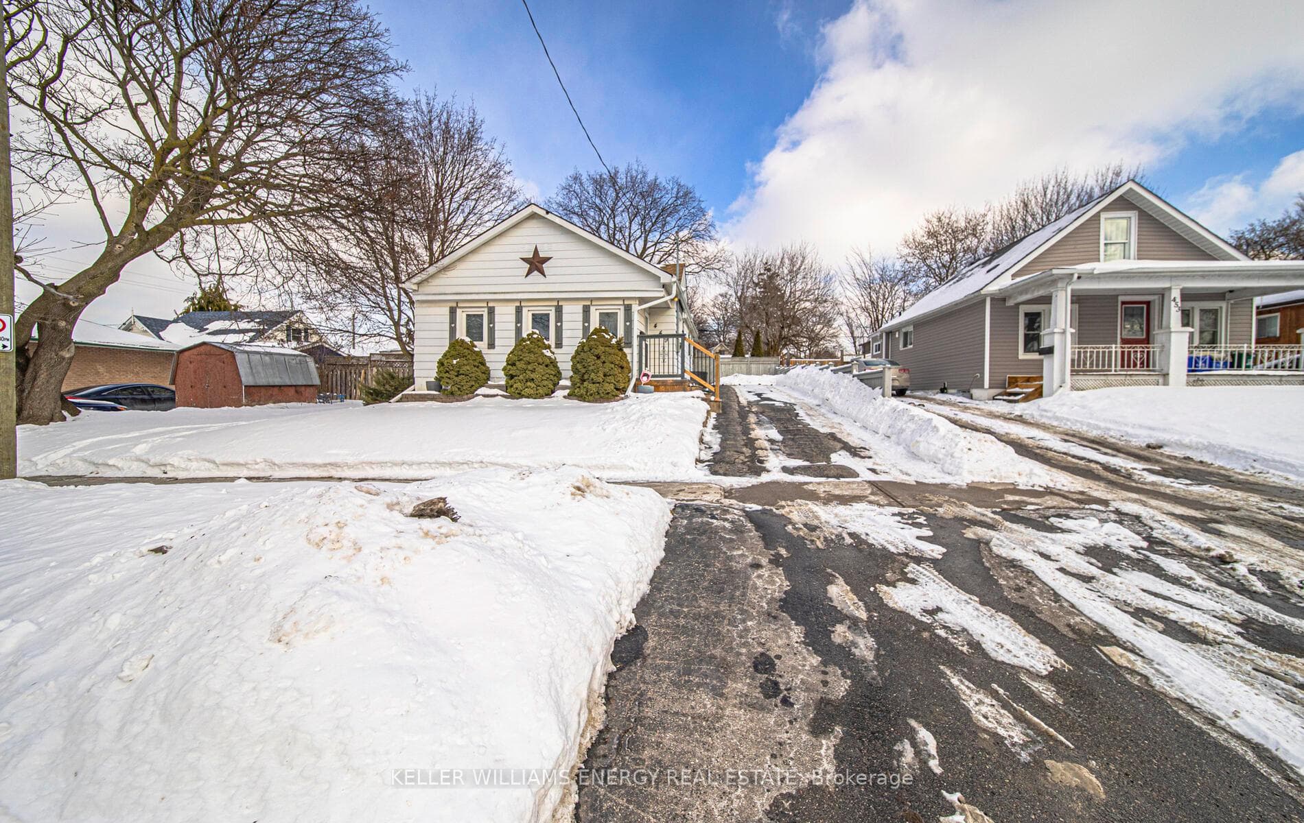 449 Cromwell Avenue photo 3