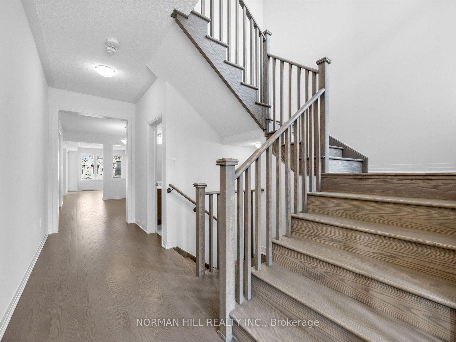 36 Guildhouse Drive photo 6