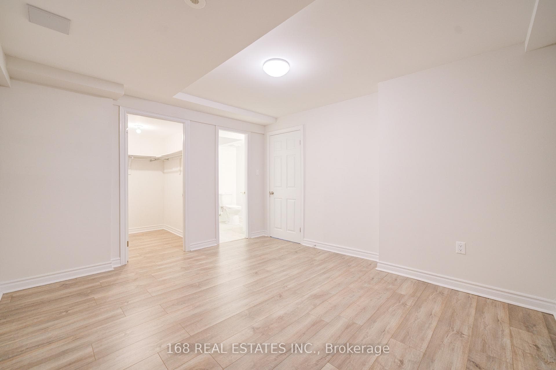841 Bur Oak Avenue photo 23