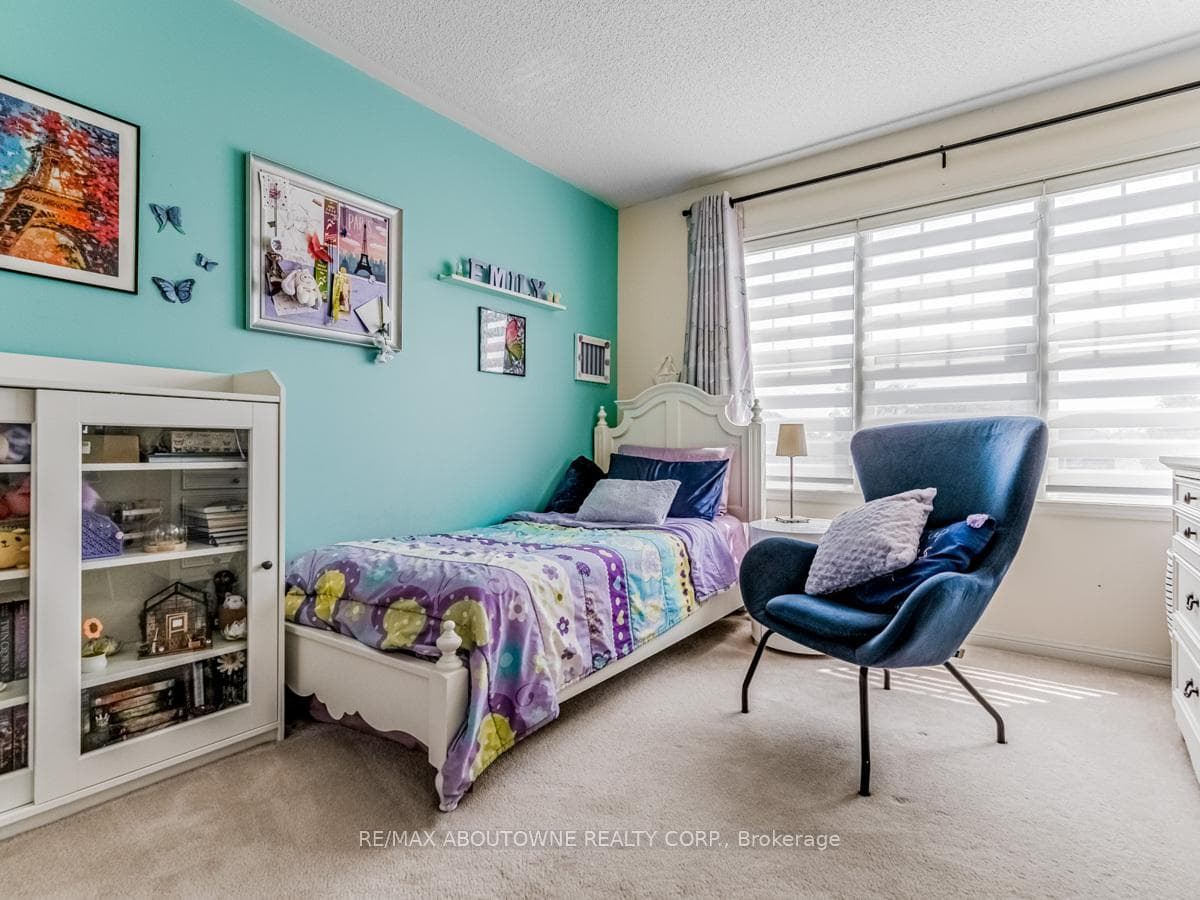 2418 Hollybrook Drive photo 19
