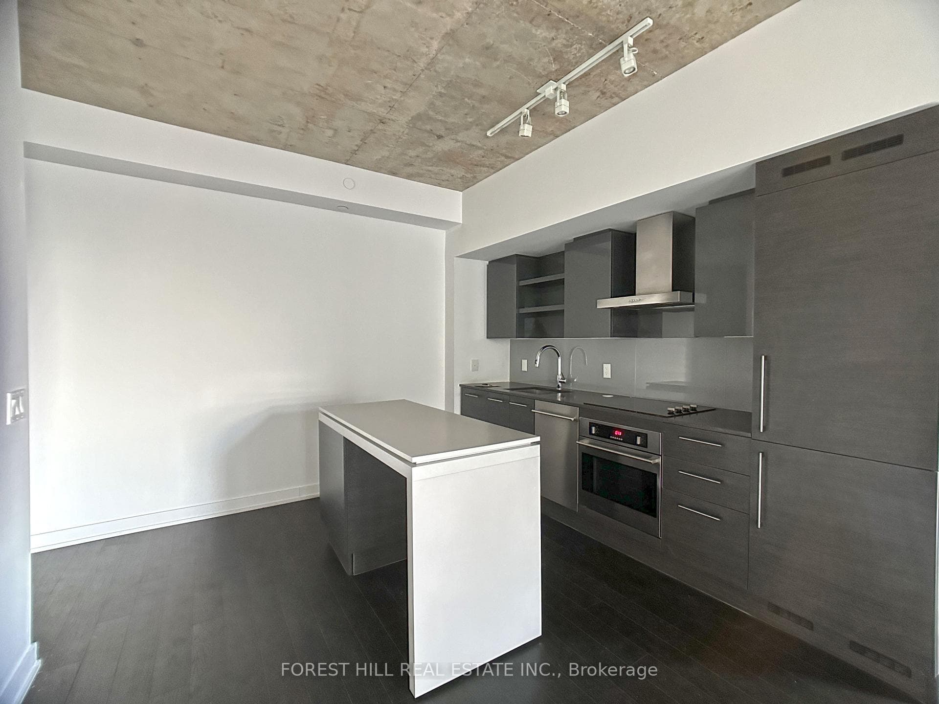 1030 King Street Unit 620 photo 5