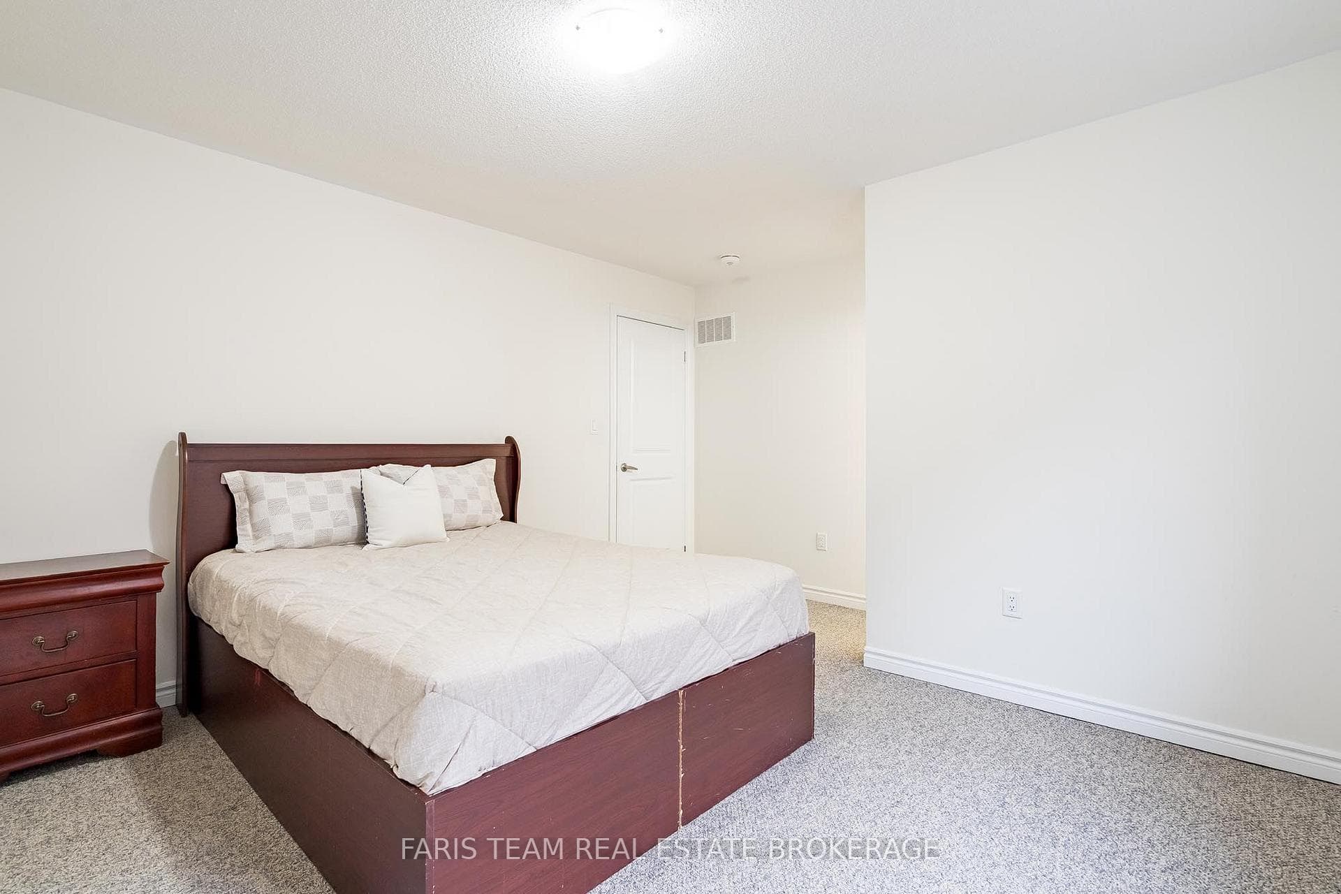 2263 Lozenby Street photo 35