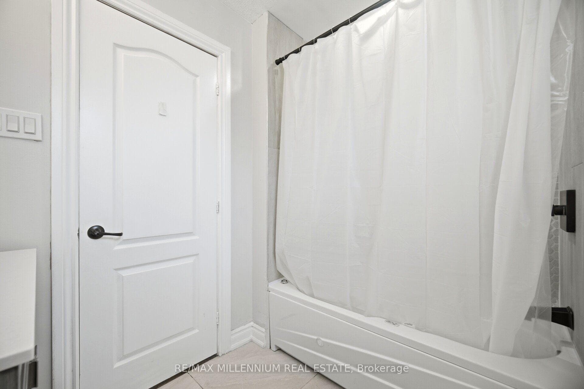 16 Brenda Boulevard photo 30