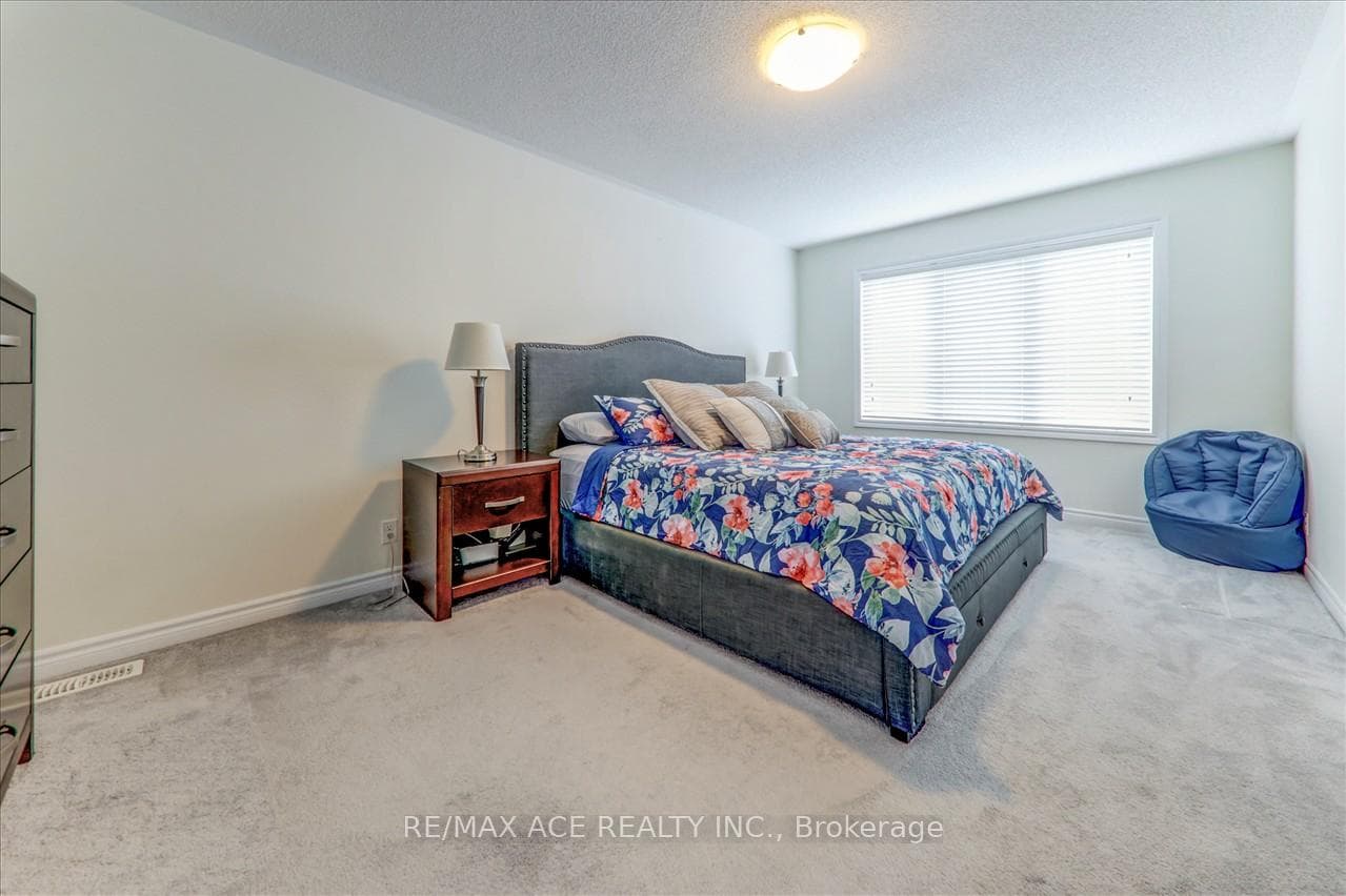 2486 Steeplechase Street photo 18