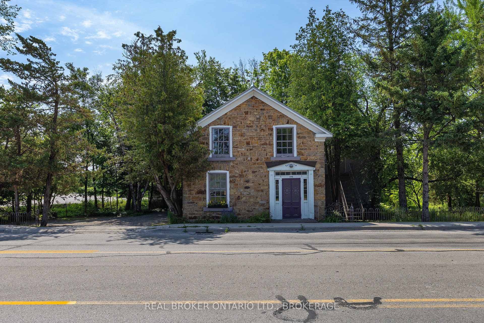 595 King Street photo 2