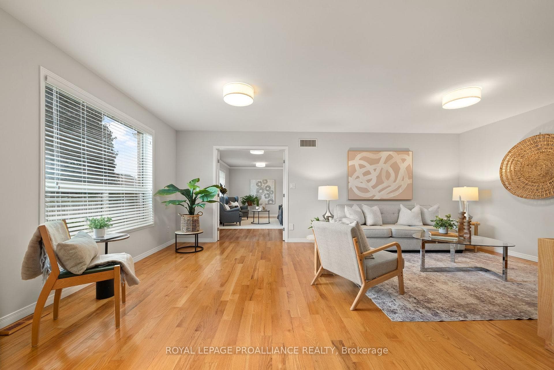 8 Linden Lane photo 9