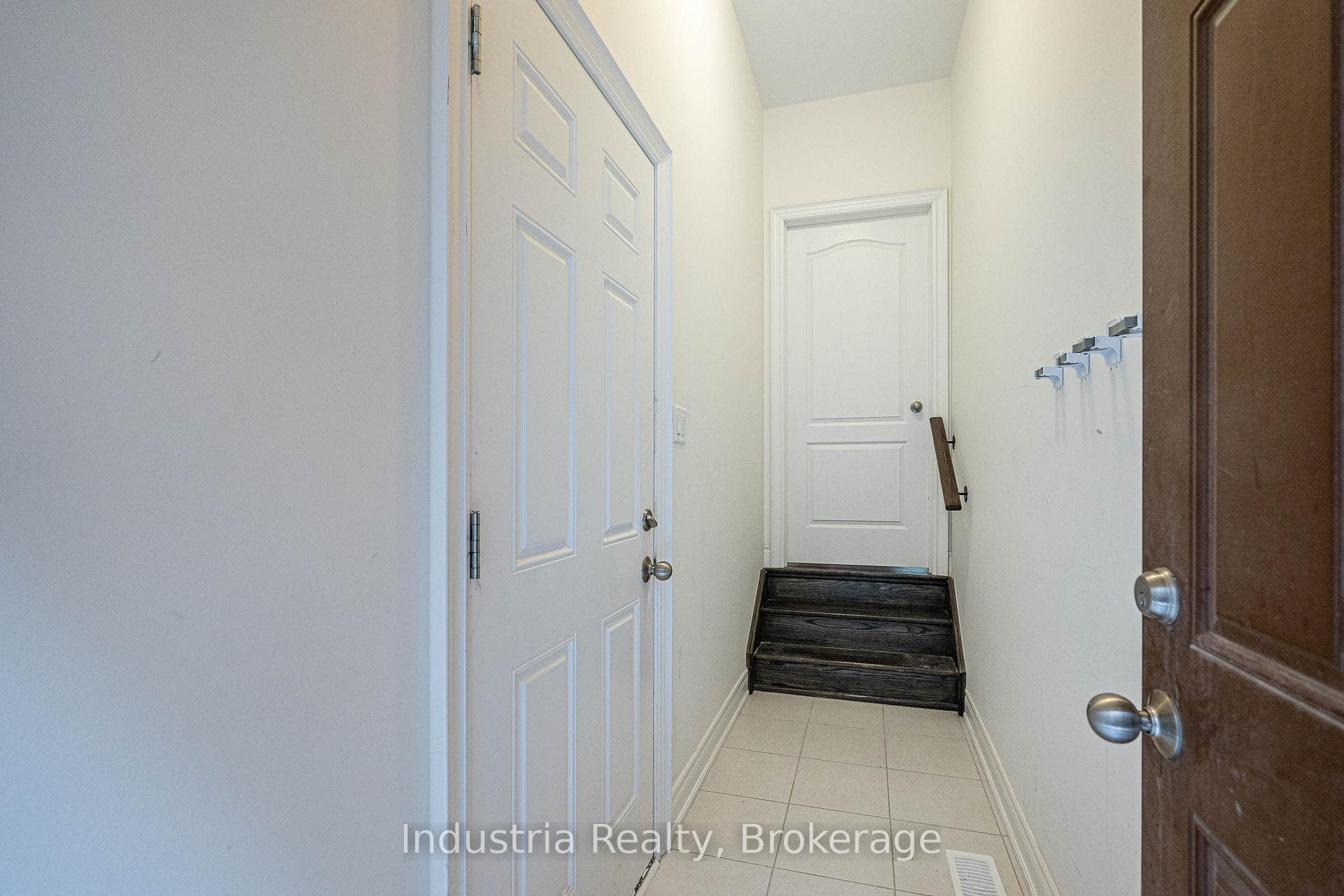 79 Holland Vista Street Unit Basement photo 2