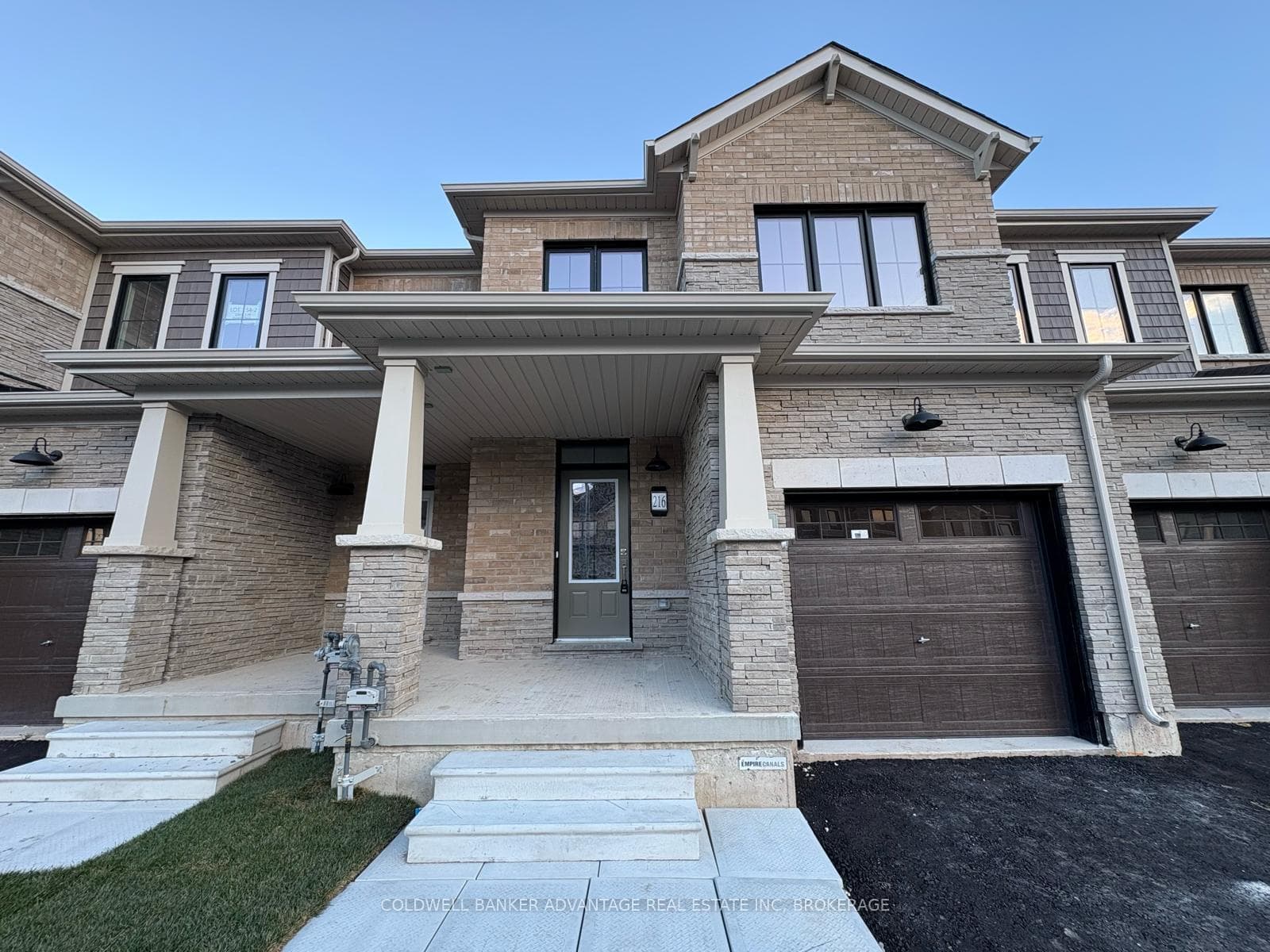 216 Port Crescent photo 2