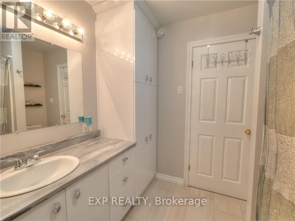 4343 Chateau Crescent photo 19