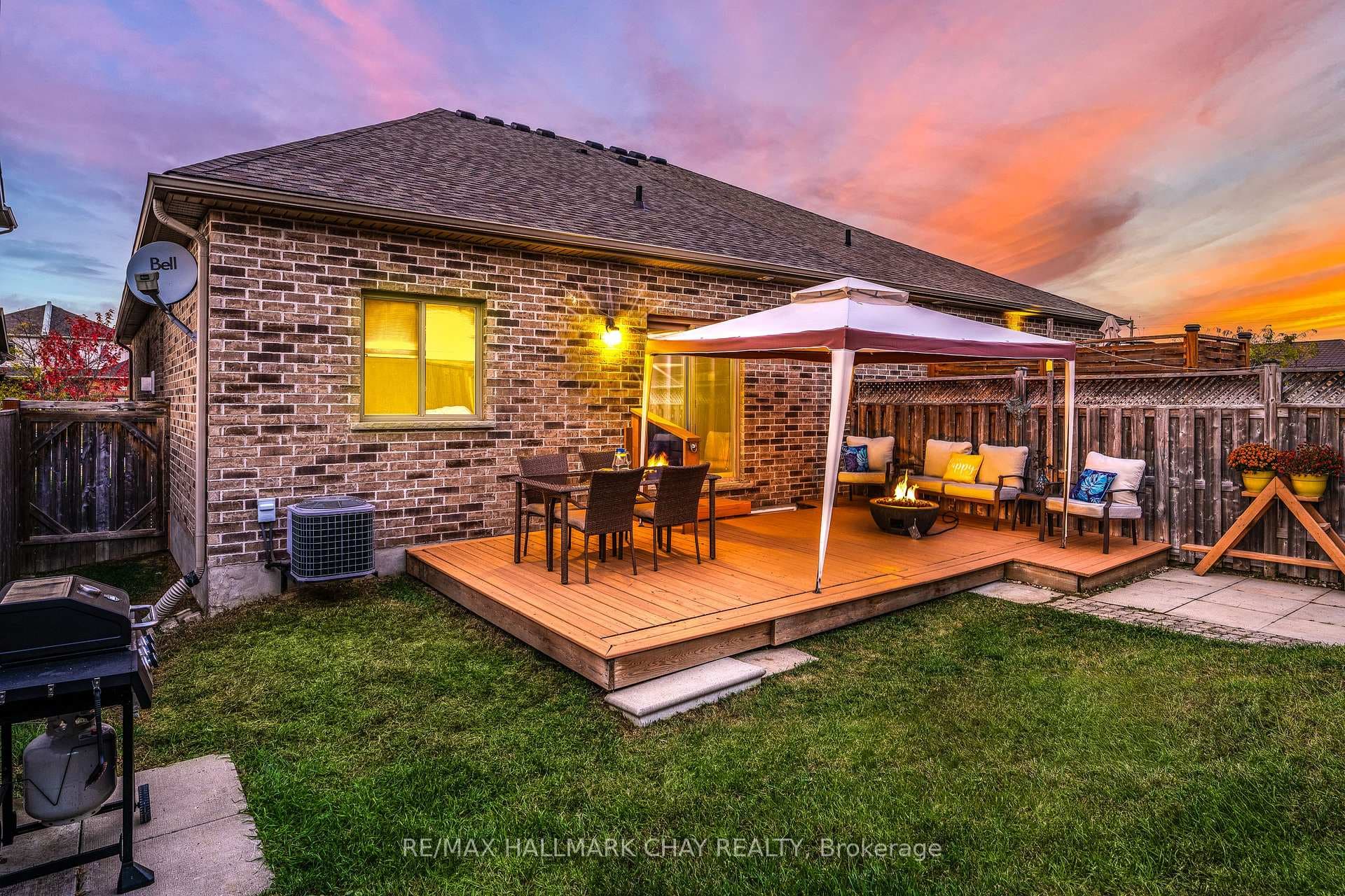 98 Banting Crescent photo 33