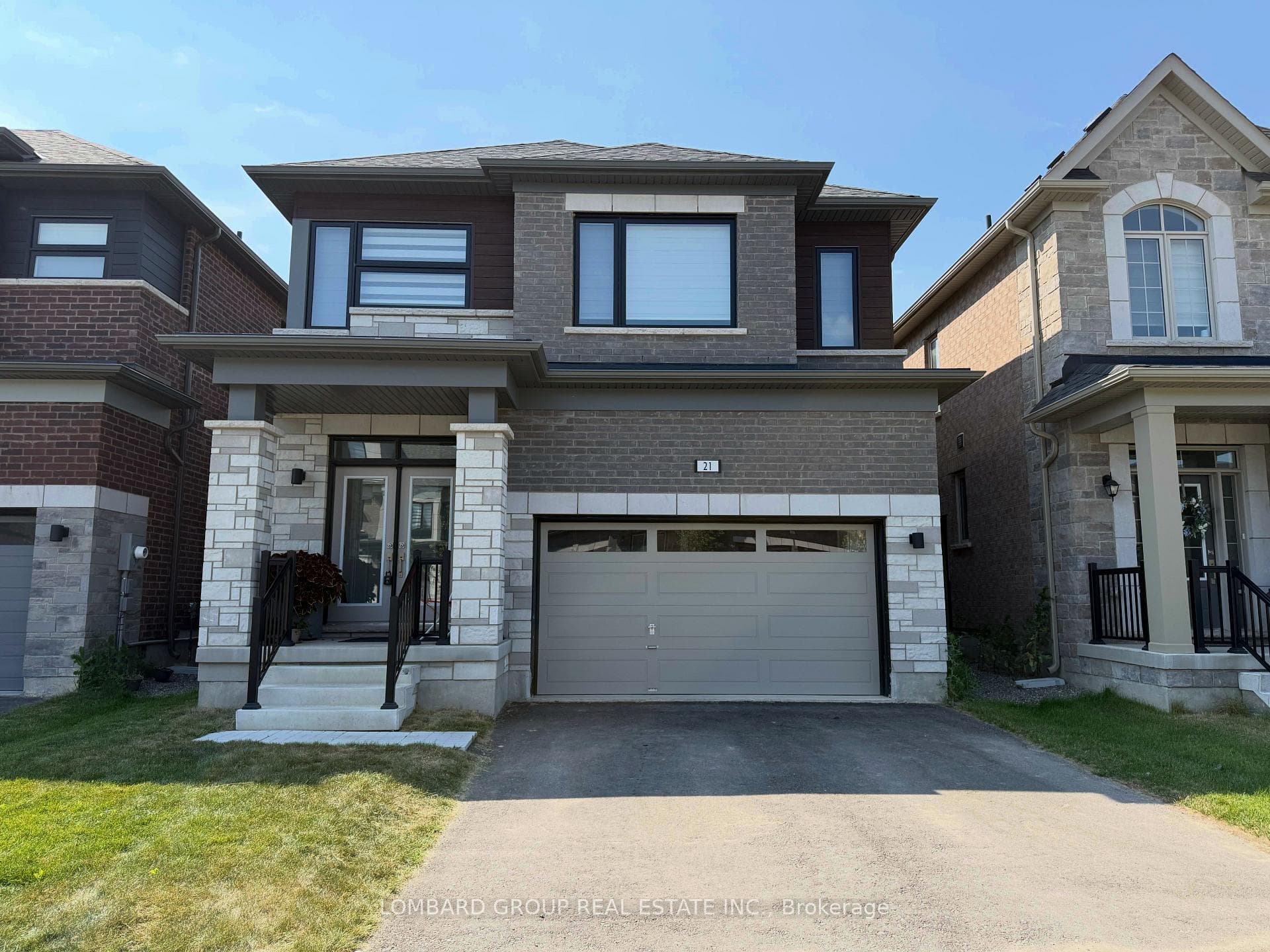 21 Stanley Leitch Drive photo 1